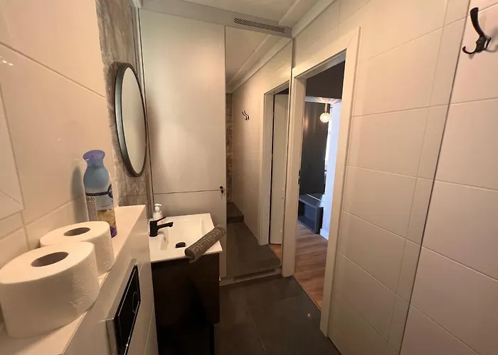 Dk Mendelsohna Apartment